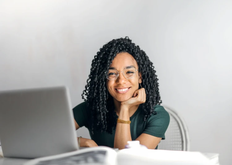 lady behind laptop